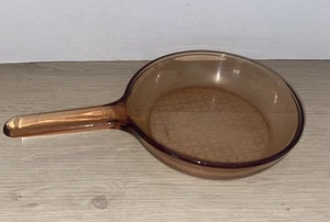 Corning Ware Visions Glass Cookware Fry Pan Skillet  Amber 7" Waffle Bottom VNTG - Picture 1 of 5