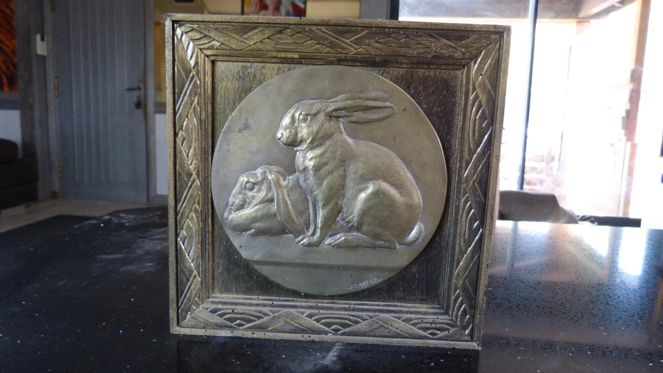 Grand bas relief en bronze signé CARTIER - Photo 1/4