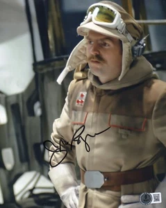 FOTO FIRMADA POR JOHN RATZENBERGER DE STAR WARS (1) TAMBIÉN TESTIGO DE BECKETT - Imagen 1 de 1