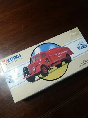 CORGI CLASSICS 98452 WHITE TANKER VOLUNTEER FIRE DEPT NIB! - Image 1 of 4