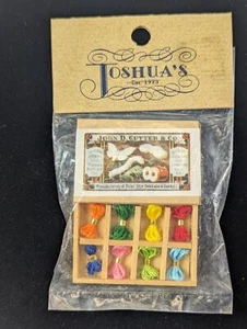 Mini caja de tejer de hilo de seda miniatura casa de muñecas diorama edredón decoración de habitación - Imagen 1 de 8