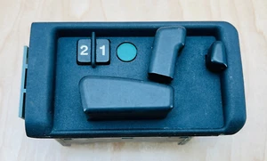 Interruptor mando asiento delantero mercedes w126 - probado 0038202810 - paso derecho. - Imagen 1 de 3