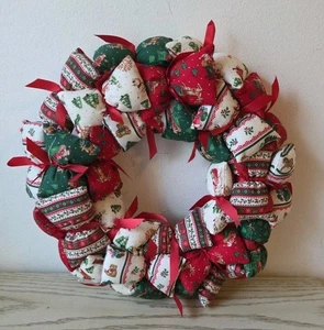 Vintage Stuffed Fabric Wreath Christmas Decor Center Piece 13". - Picture 1 of 7