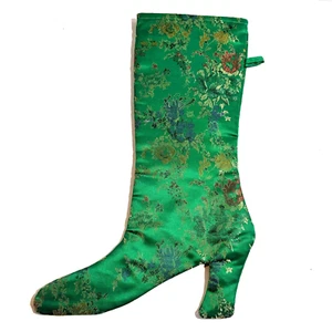 Christmas Stocking 54cm Green Oriental Embroidered Brocade Satin High Heel Boot - Bild 1 von 8