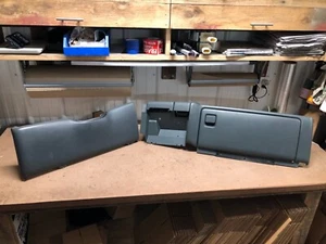 99-02 Silverado Knee Bolster Glovebox Dash Trim Panel Surround Panel Lower Dash - Foto 1 di 16