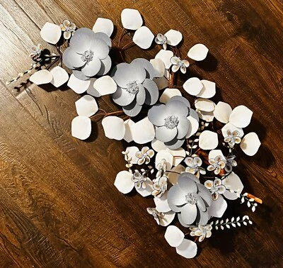 Vintage Wire Wrapped Blue Seashell Beach Flowers Floral Ocean Wall Folk Art - Image 1 of 4