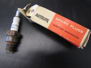 Spark plug HE1 Ford AUTOLITE - NOS SEE PICS - Picture 1 of 1