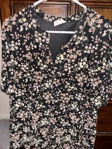 Siren lily Size 1X Top Black Floral NWOT - Foto 1 di 2