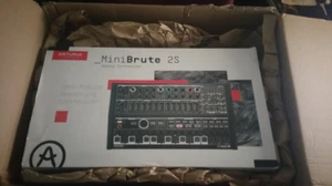Arturia MiniBrute 2S Noir - Analog Synthesizer - Bild 1 von 7