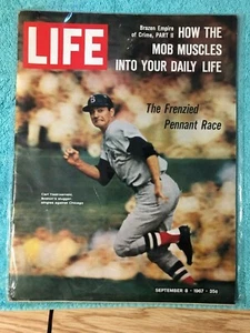 1967 PORTADA DE LA REVISTA LIFE DE LA SERIE MUNDIAL CARL YASTRZEMSKI ""FRENZIED BANNANT RACE" - Imagen 1 de 1