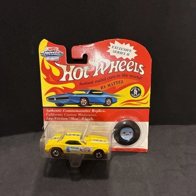 1994 Hot Wheels Vintage Collection Series II Snake 1970 Plymouth Barracuda   - Image 1 of 4