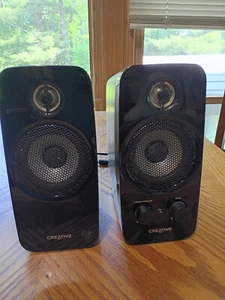Creative Labs Inspire T10 powered multimedia speakers - Picture 1 of 2