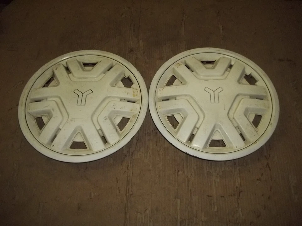 86 87 88 89 91 Yugo GV Tapacubos Llanta Tapacubos 13" OEM USADO 62501 BLANCO 2 Foto 1 de 4