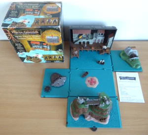 Pirates Of The Caribbean Micro Pirate World Treasure Chest Playset 2006 - Picture 1 of 22