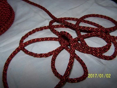 ANCIEN GALON TRESSE EN RAYONNE " STEPHANOISE ". COULEUR rouge. ANNEES 60. N°21 - Photo 1/4