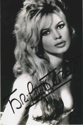 BRIGITTE BARDOT Original Autogramm signiertes Foto Top Portrait - Bild 1 von 2