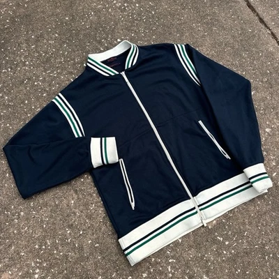 Chaqueta Bomber Track Y2K Marc Ecko Azul Marino Rayas Talla Mediana Puños Preppy Foto 1 de 4