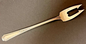 TOWLE LOUIS XIV STERLING SILVER PICKLE FORK NO MON - Picture 1 of 6