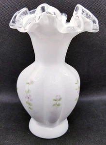 Vintage Fenton Glass Violets in the Snow Ruffled Melon Vase Hand Painted 6" - Picture 1 of 6