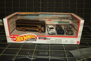 Juego Premium 1:64 Hot Wheels Sauber Mercedes C9 Lamborghini Essenza Sport Quattro - Imagen 1 de 1