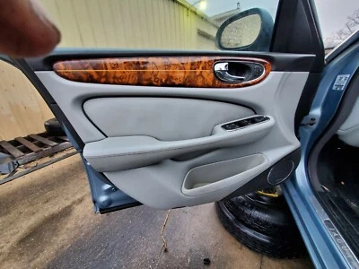 2004-2005-2006-2007 JAGUAR  VANDEN PLAS LEFT FRONT INTERIOR DOOR PANEL LHJ - Image 1 of 2