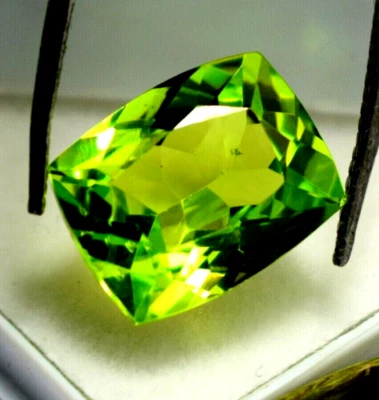 20 Ct+ NATURAL A+ Quality Green PERIDOT Cushion Cut EGL CERTIFIED Loose Gemstone - Image 1 of 4