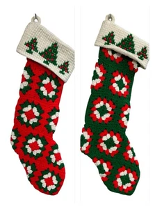 2 ~ handgefertigte Granny Square gehäkelte Weihnachten Bündchen Strumpf Vintage 70er 22" - Bild 1 von 6