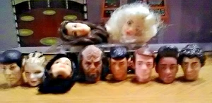10 CABEZALES RETRO / MEGO mixtos para figura de 8 pulgadas Spock / Worf y más - Imagen 1 de 1