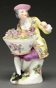 A French Samson Porcelain Sweetmeat Figural Bowl of a Gallant, 19thC - Picture 1 of 11