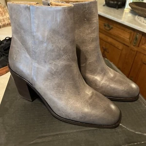 Frye Georgia bootie Women's Size 8.5 Graphite  Leather Floor Sample - Picture 1 of 3