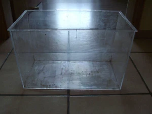 AQUARIUM,TERRARIUM,BECKEN,ACRYL,PVC,40x22x25cm,TIERE,PFLANZEN,5cm RISS OBEN - Bild 1 von 2