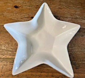 Pottery Barn Star Bowl 9" Retired Serving Holiday Appetizer Dessert White - Picture 1 of 7