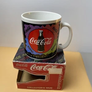 Tazza tazza Coca-Cola vintage 1995 distribuita da Enesco - 12 oz - 3 3/4 di altezza - Foto 1 di 6