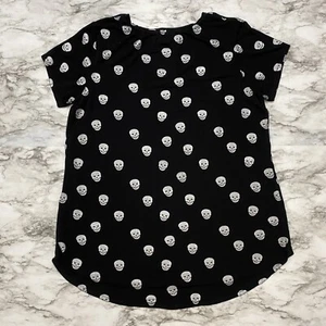 For The Republic Womens T Shirt Size L Black & White Skulls Short Sleeve V-Neck - Picture 1 of 7