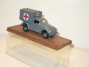 VITESSE, Auto Militare VW Ambulanza 1:43 - Foto 1 di 3