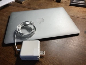 Apple MacBook Air 13" A1466 1.6GHz Intel Core i5 8GB RAM Early 2015 - Picture 1 of 8