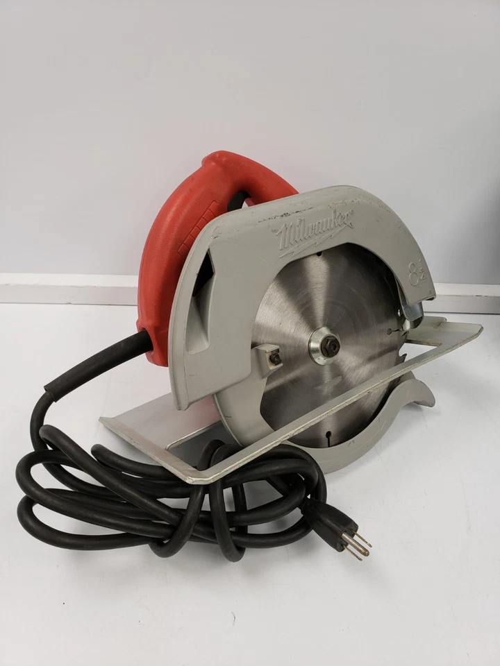 (83917-2) Milwaukee 6405-8 Circular Saw - Image 1 of 4