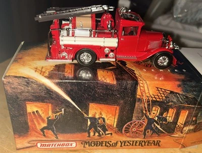 Matchbox 1932 Ford AA Fire Engine YFE06, Yesteryear Vintage 1:43 - Image 1 of 4