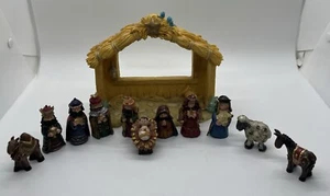 Mini Belén Set Figuras 12 piezas 2” Sin Marca 4.5”Precious Moments Estable LEER - Imagen 1 de 23