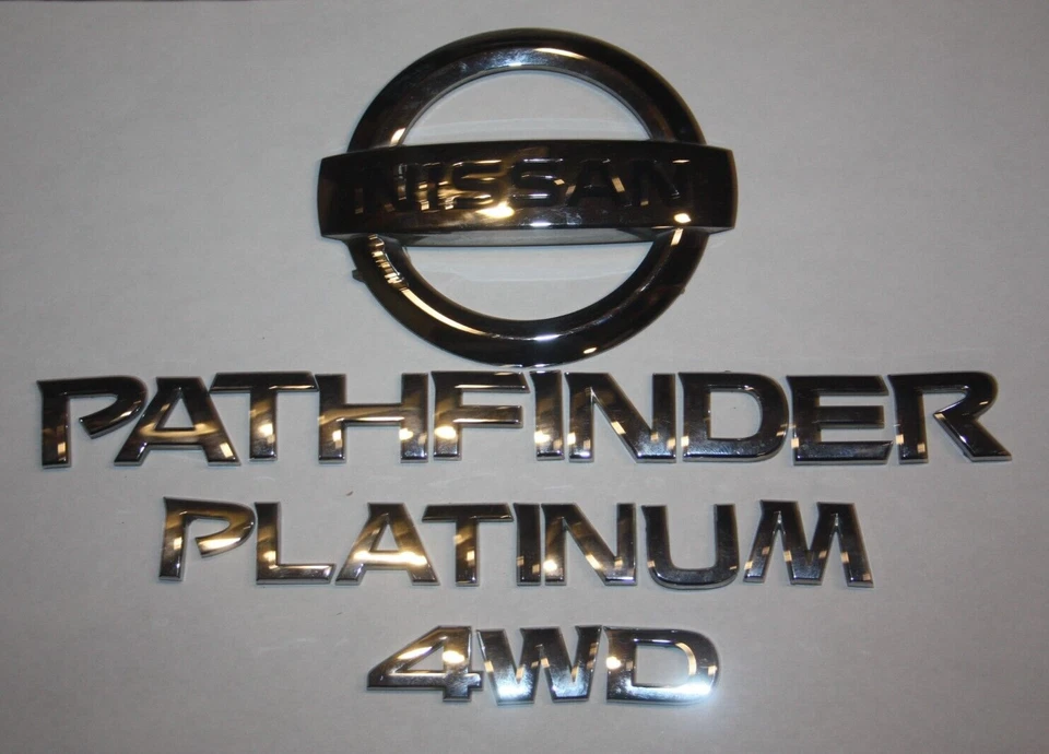 Nissan Pathfinder Platinum 2013-2019 4x4 puerta levadiza trasera juego de emblemas cromados Foto 1 de 1