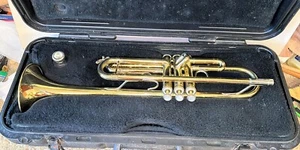 Bach TR300 Bb Trumpet W/ Original Case PLAYER - Picture 1 of 19