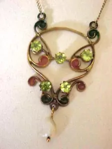 !4K Art Nouveau Peridot, Pearl and Enamel Lavalier Pendant on Chain - Picture 1 of 4