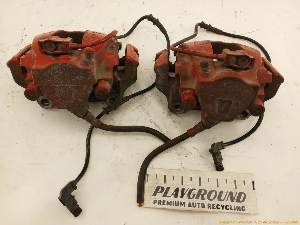 Chrysler Crossfire Pair Of Left & Right Front Brake Caliper Fits 2004-2008 04 05 - Image 1 of 4