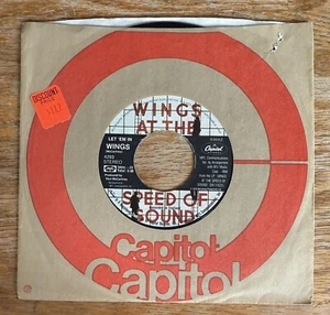 Paul McCartney Wings LET 'EM IN 45rpm Capitol OLD STORE Stock Unplayed MINT! - Imagen 1 de 6