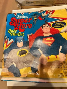 Wilton superhero cake pan set batman superman complete 1224 - Picture 1 of 3
