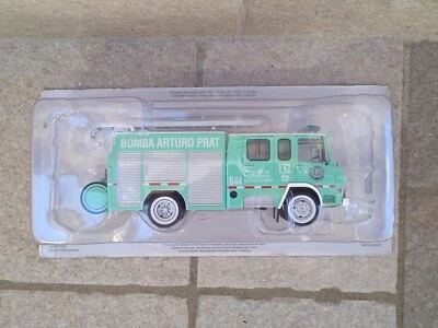 CAMION VIGILI DEL FUOCO  *BOMBA ARTURO PRAT* - Immagine 1 di 2