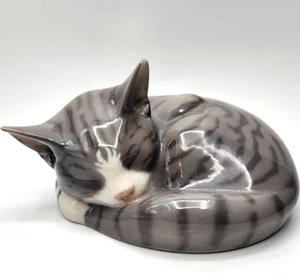 Royal Copenhagen Denmark "Gray Tabby Sleeping" #442 Katze Kätzchen 3 1/8" - Bild 1 von 4