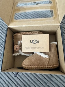 Baby UGG Boots Size 0-6 Months - Picture 1 of 5