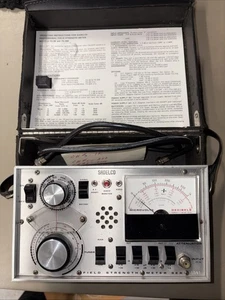 Vintage Sadelco Signal Level Meter VHF & UHF FS-3C  Carrying Hard Case - Picture 1 of 3