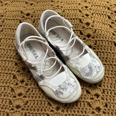 Zapatos planos de ballet Diesel Maudy Jane para mujer talla 6 blancos florales Y2K diseñador difíciles de encontrar Foto 1 de 4